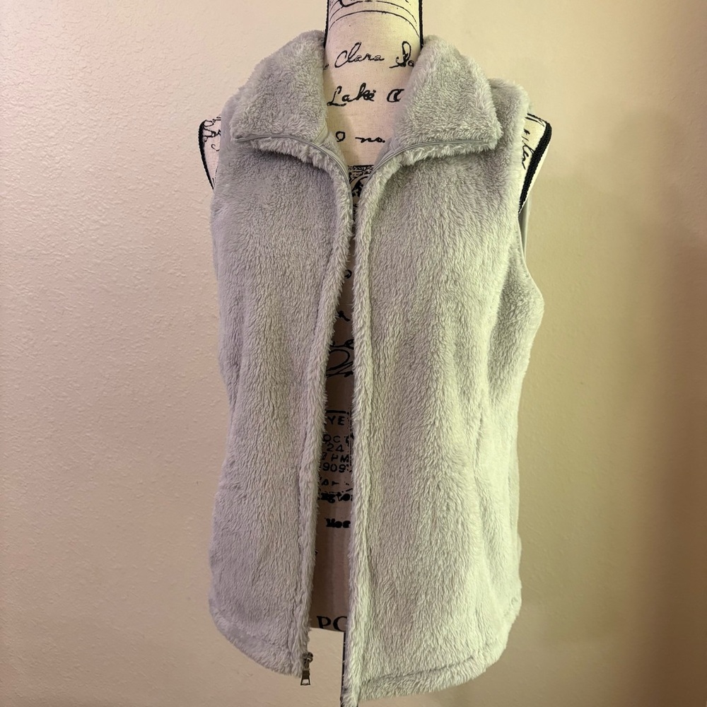 Croft & Barrow Gray Faux Fur Zip Up Vest Size Large